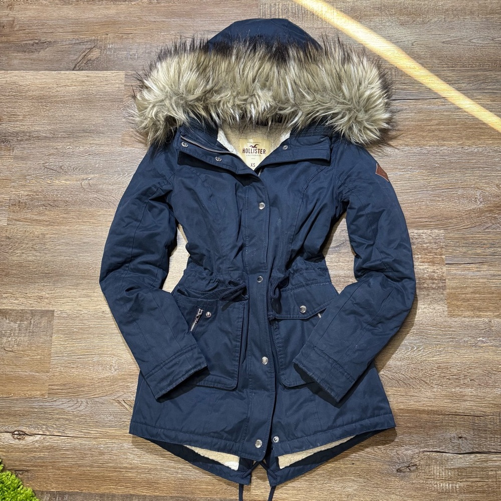 SUPER CUTE Hollister Women’s Faux Fur‎ Hooded Parka Jacket
